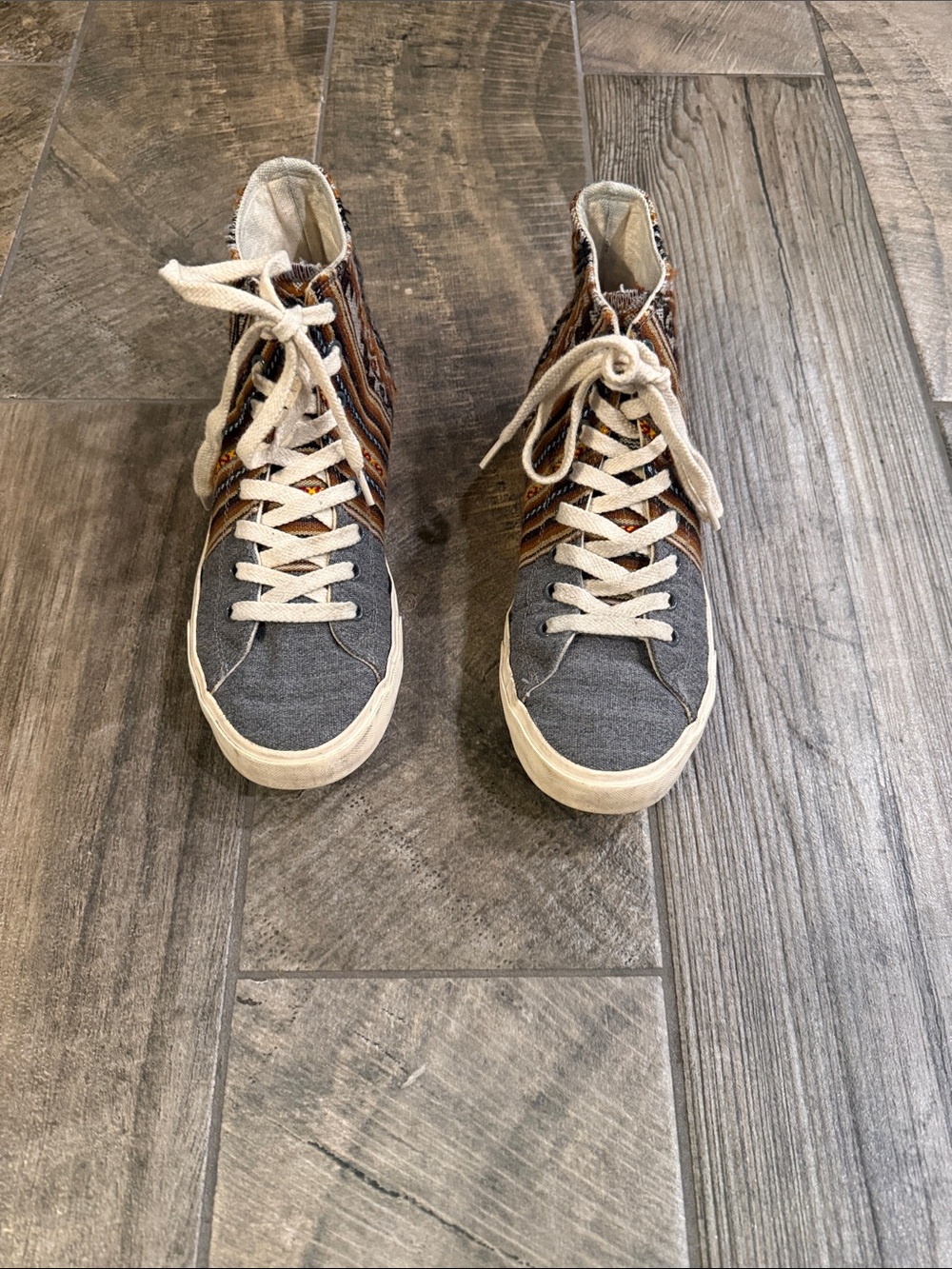Inkkas High-Top Canvas Sneakers in Gray and Brown